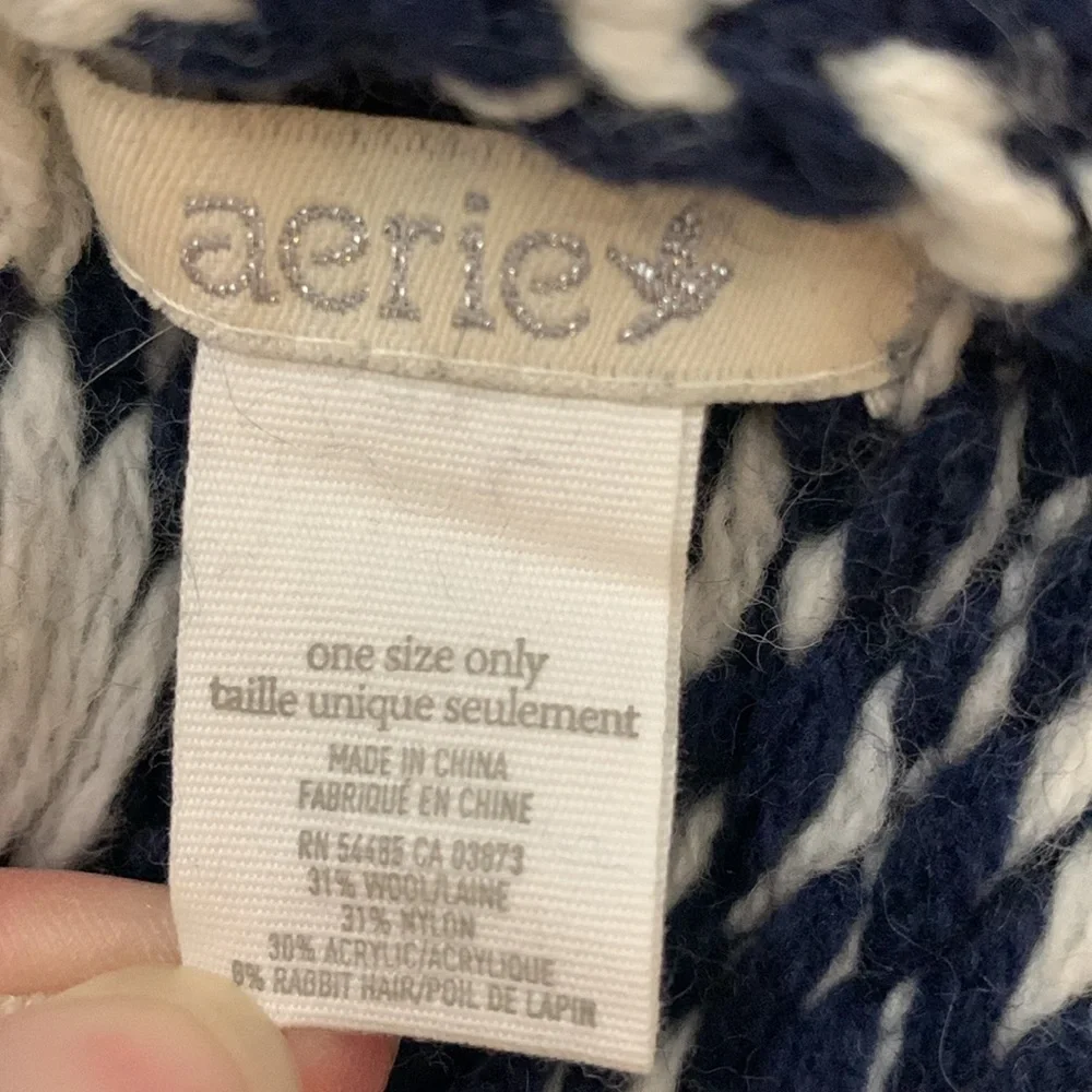 Aerie Scarf
